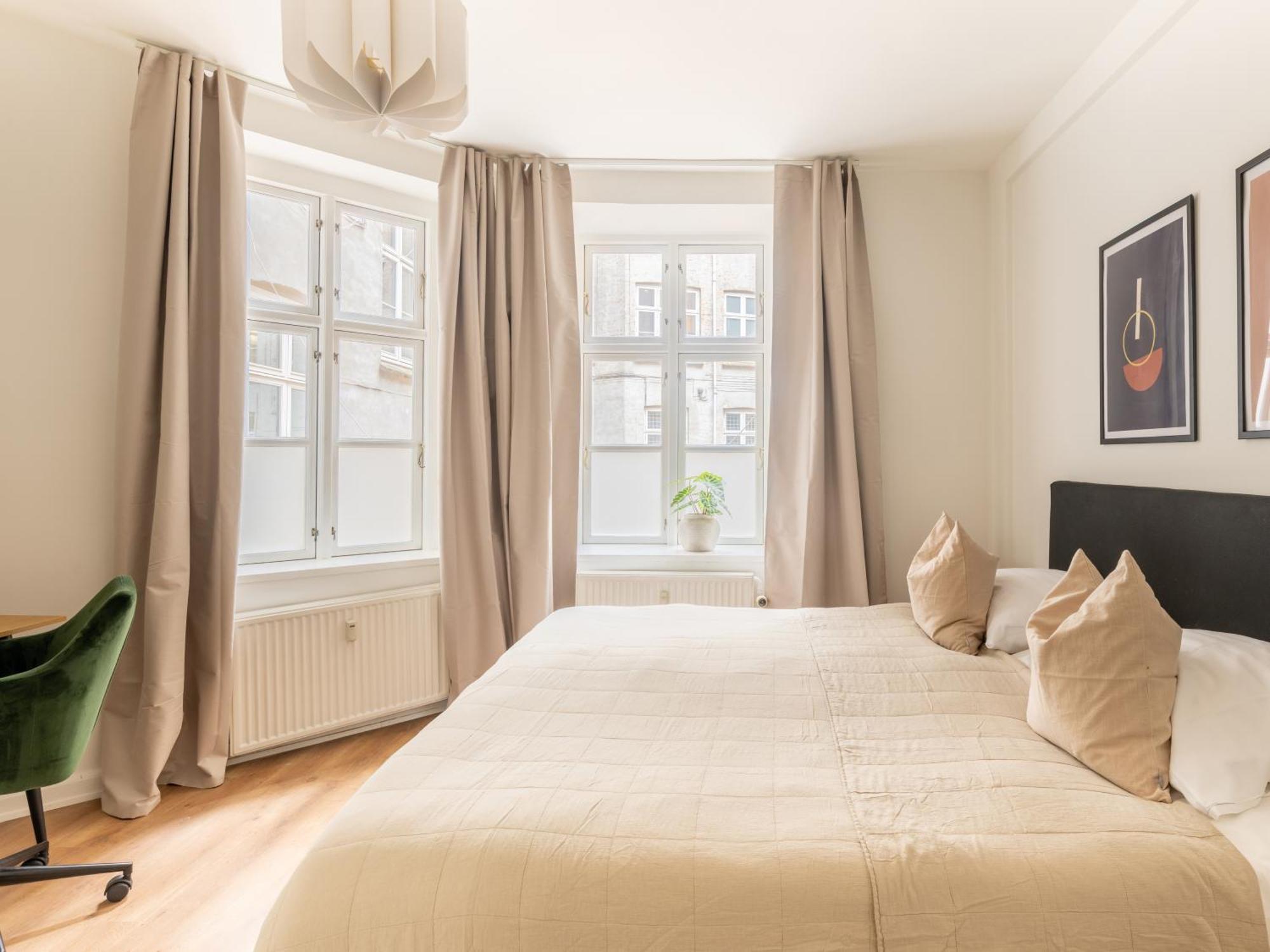 Sanders Noble - Fantastic 4-Bdr Apt In The Capital Копенгаген Экстерьер фото